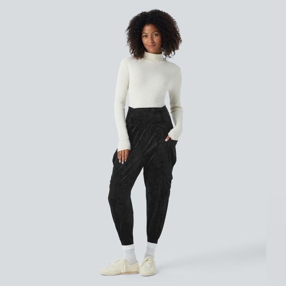 Halara Black High Waisted Side Pocket Velvet Harem Casual Joggers Small NEW - Picture 1 of 3